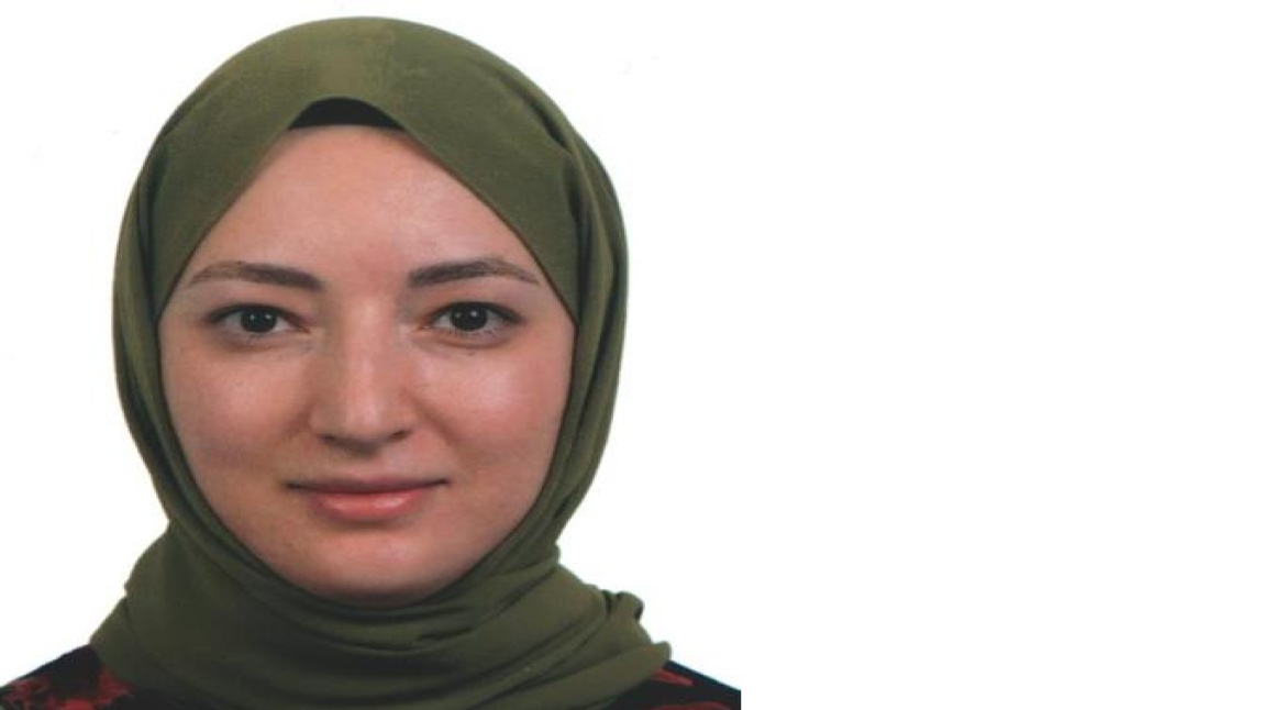 ÖZLEM ASLAN - Türk Dili ve Edebiyatı öğretmeni